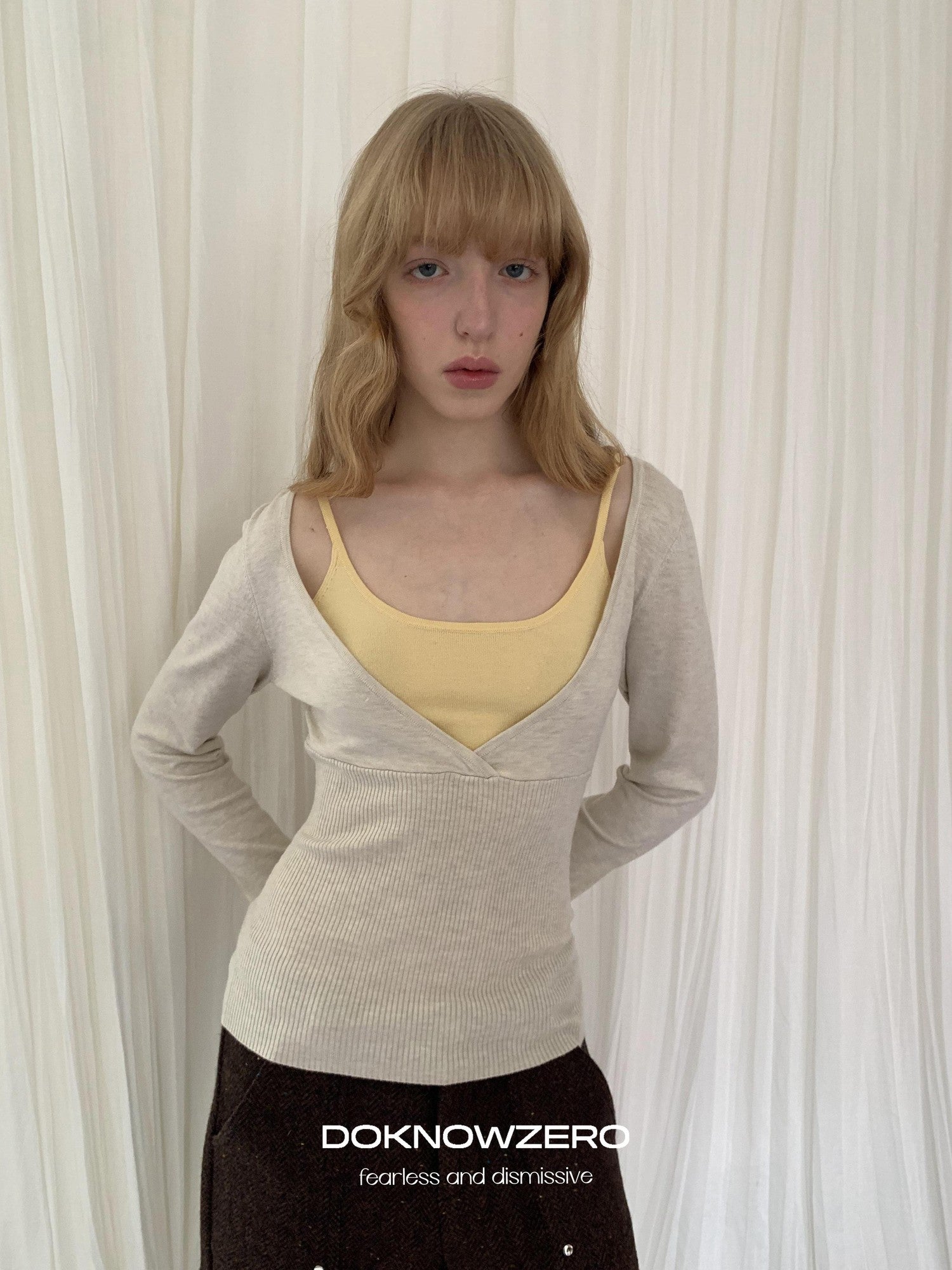DKZ OFFICIAL V-neck Colorblock Faux Layered Women&