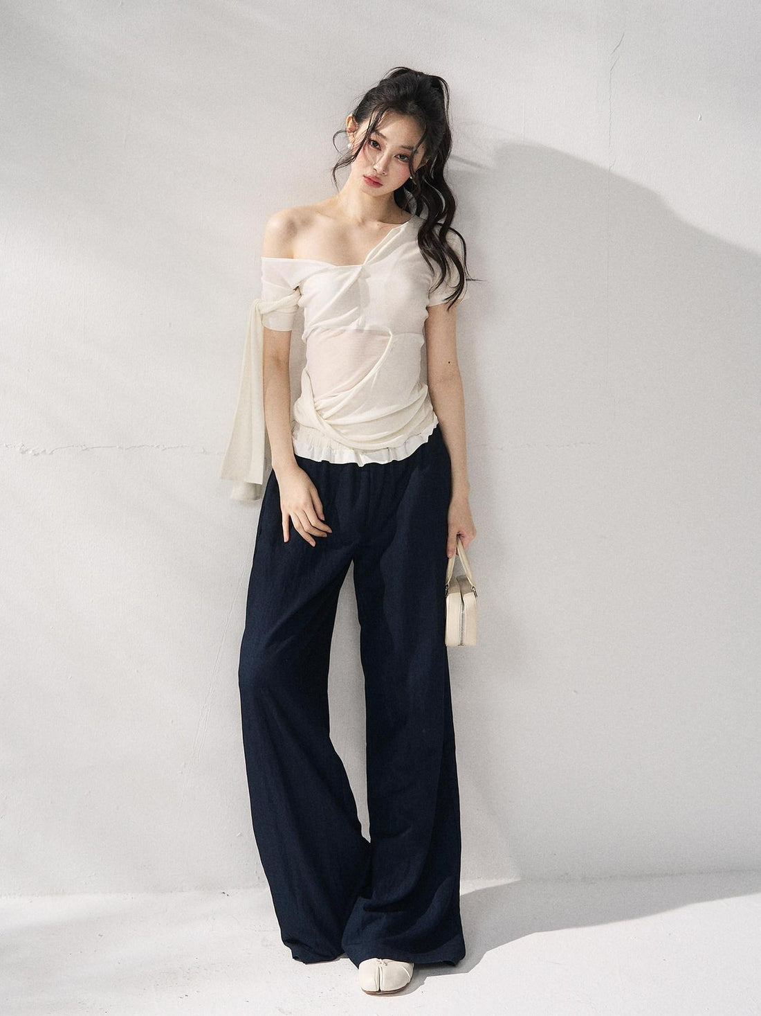 7Shiftin Versatile Slim Fit Casual White Asymmetric Neckline Women Short Sleeve T-Shirts