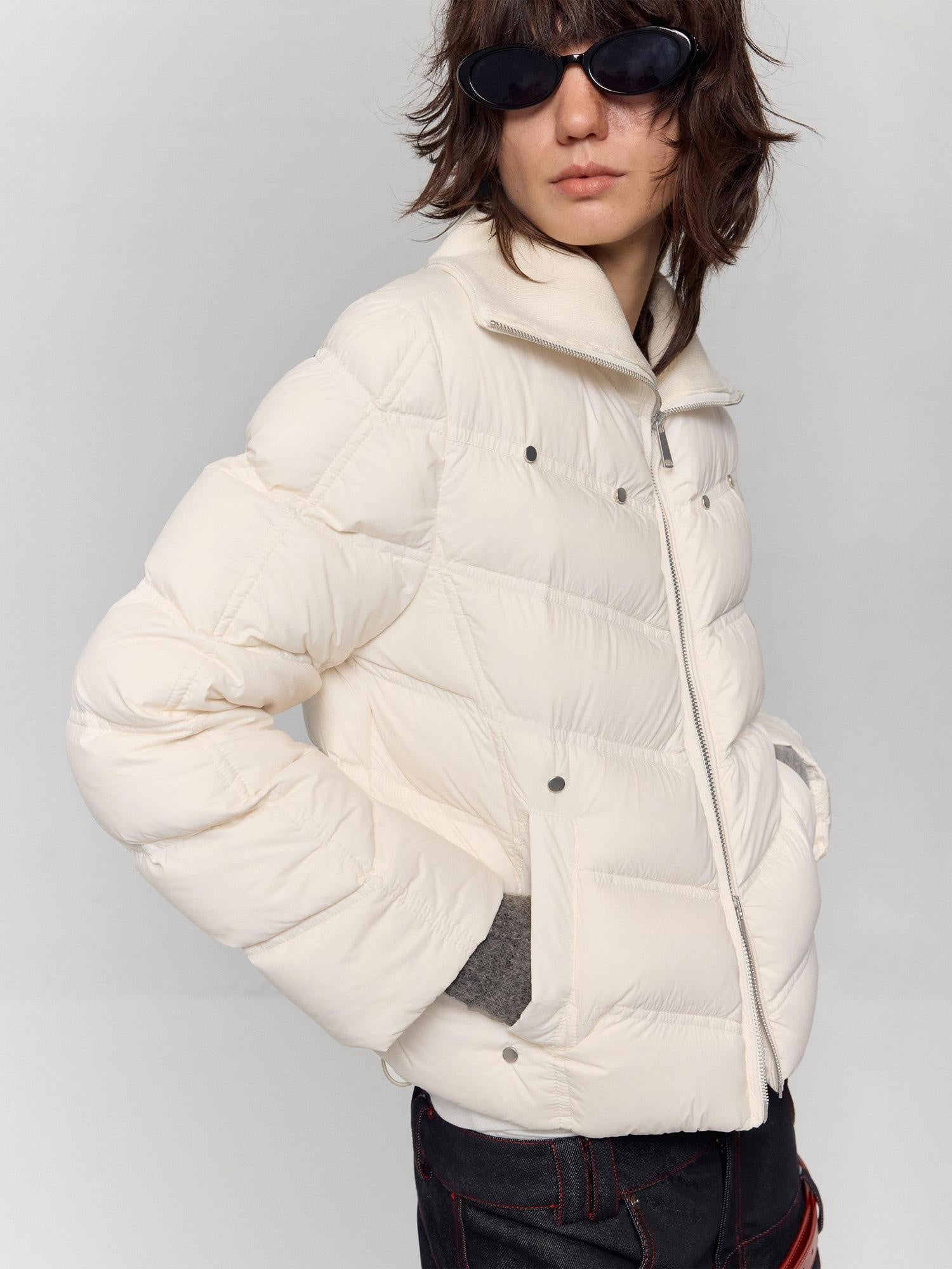 RUN TO THE FUTURE 90% White Duck Down Warm Short Straight Retro Cream Nylon Zipper Down Jackets