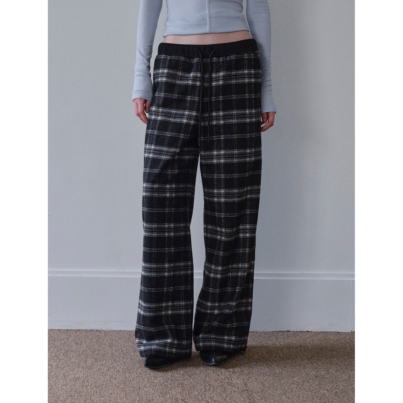 DKZ_OFFICIAL_Black_Plaid_Pockets_Women&