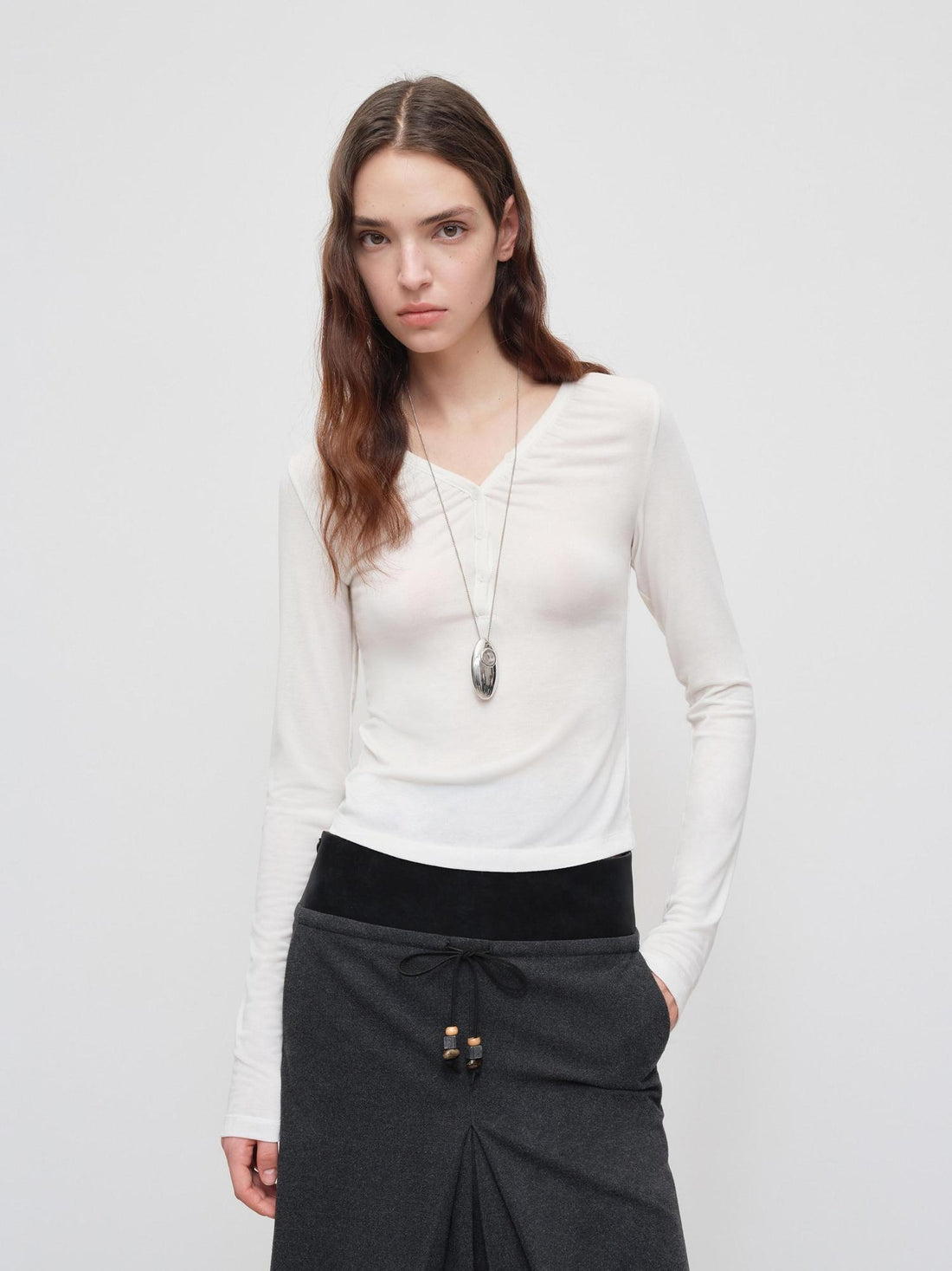 RUN TO THE FUTURE Breathable Lyocell Slim V-neck Button Detail Women Casual Long Sleeve T-Shirts