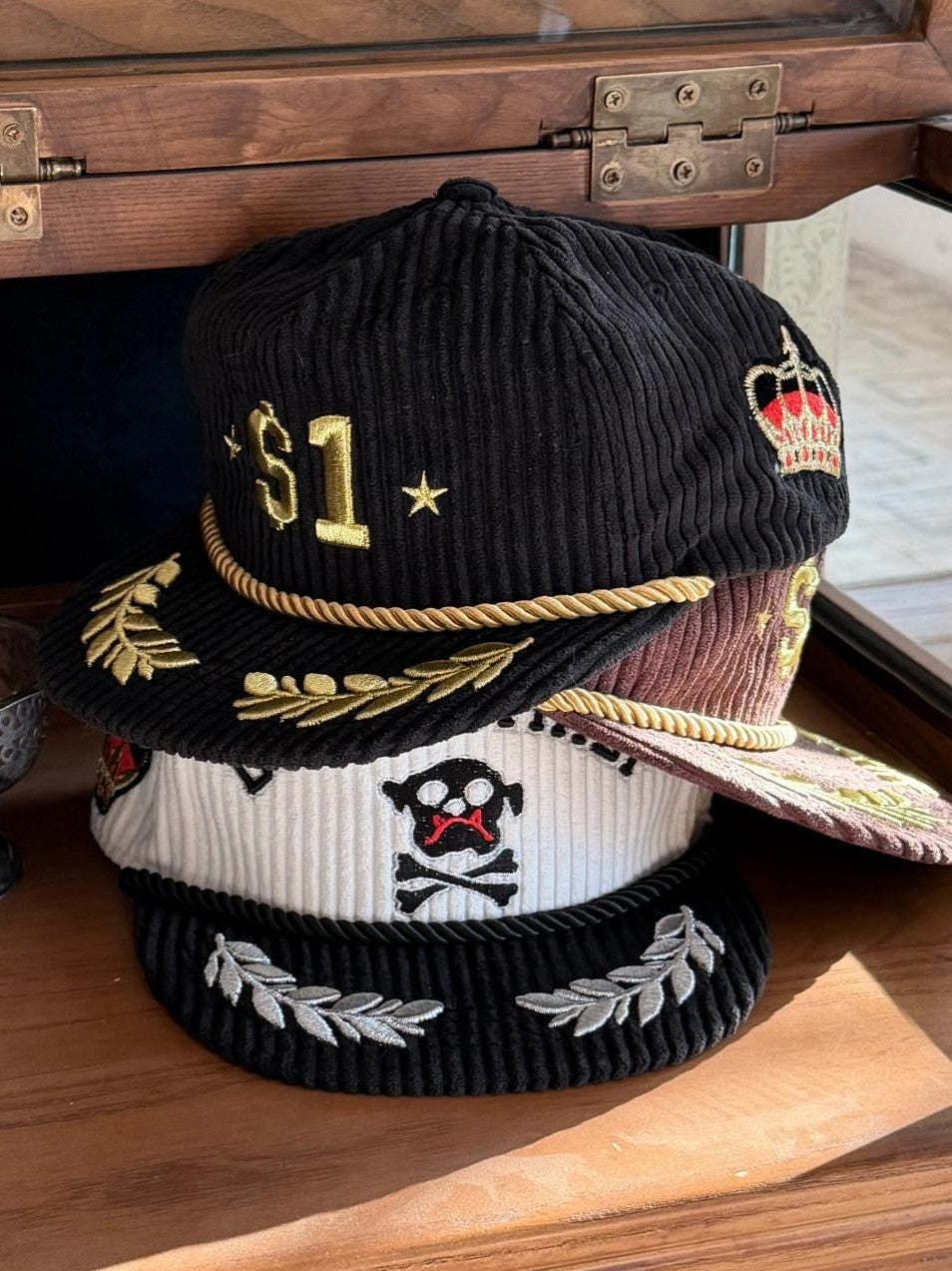 1JINN STUDIO Black White Embroidered Flat Brim Women&