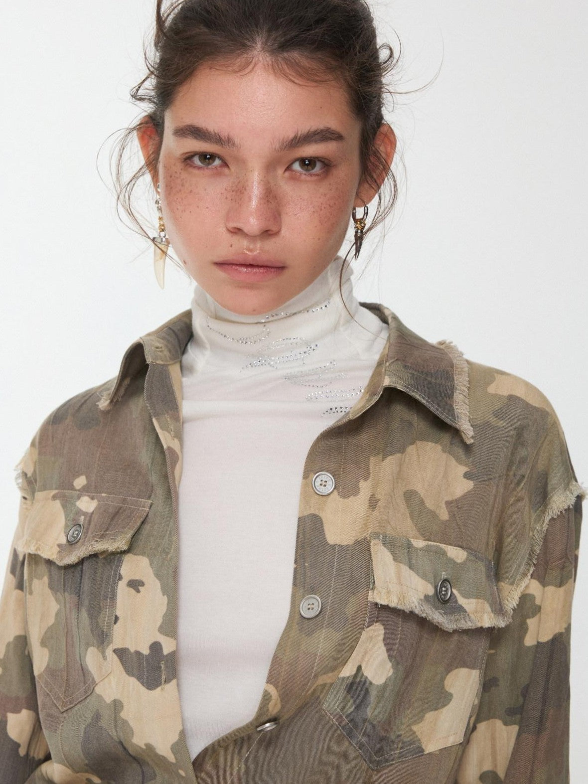 1JINN STUDIO Camel Gray Camo Washed Pleated Frayed Tassel Fitted Women&