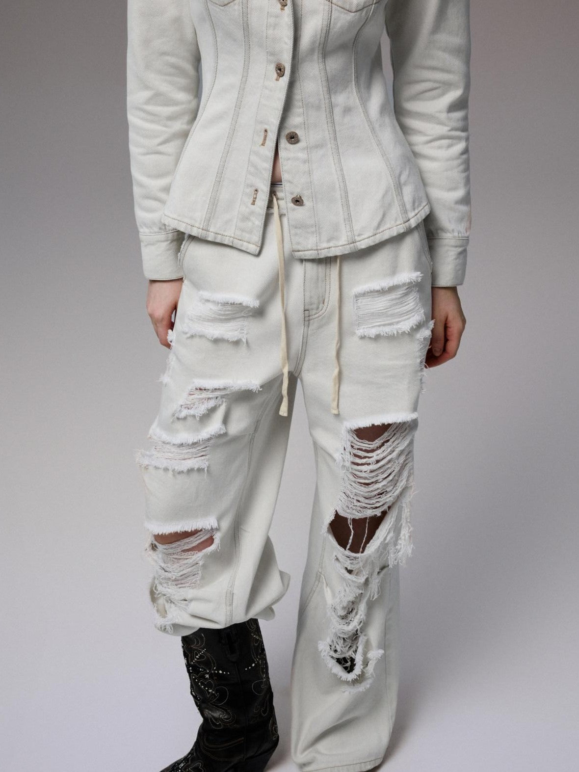 1JINN STUDIO Distressed White Cinched Waist Slimming Polo Collar Women&