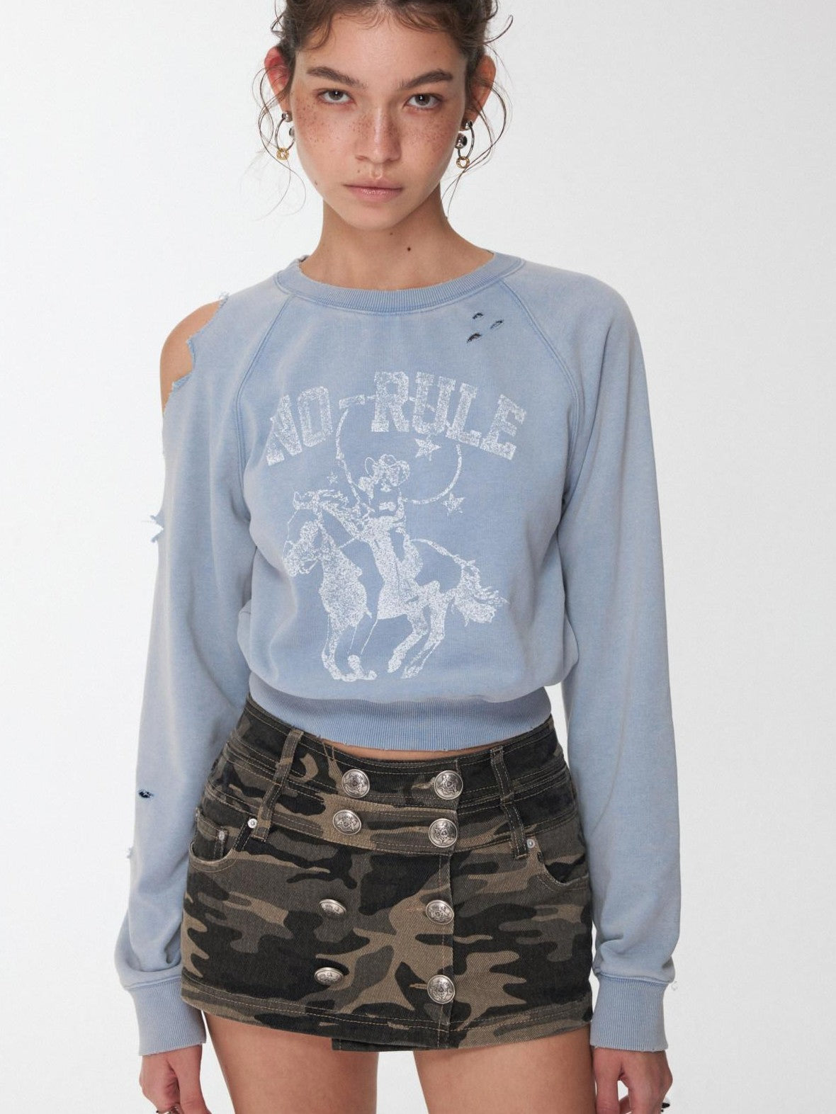 1JINN STUDIO Knight Cat Print Washed Distressed Cropped Off Shoulder Women&