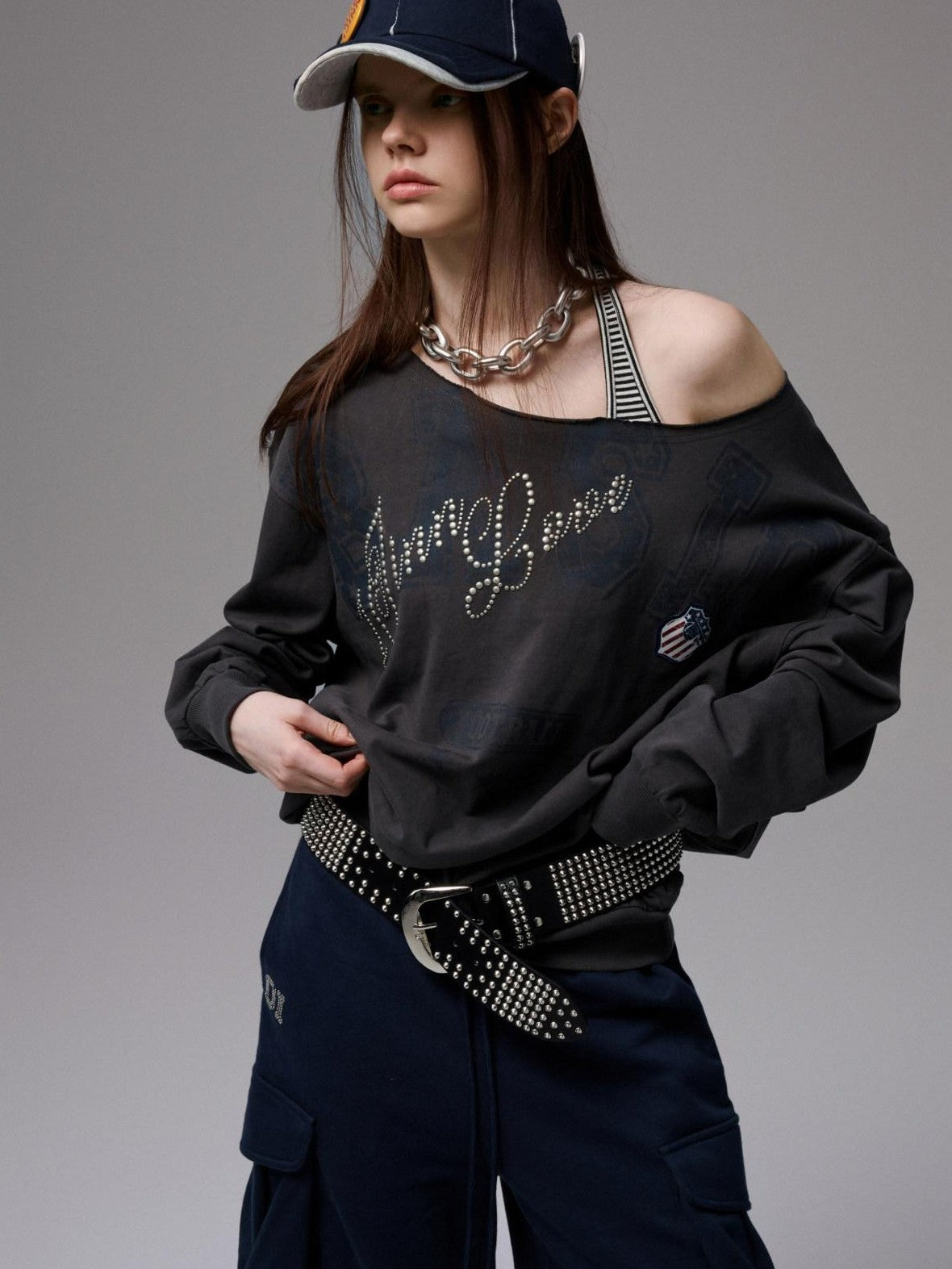 1JINN STUDIO Retro Letter Rhinestone Asymmetric Shoulder Women&