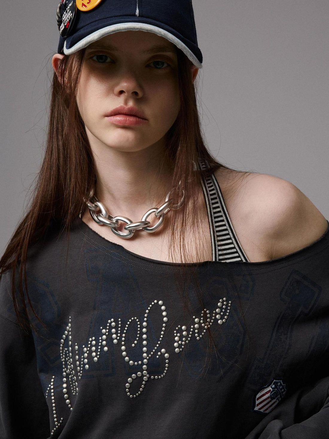 1JINN STUDIO Retro Letter Rhinestone Asymmetric Shoulder Women&
