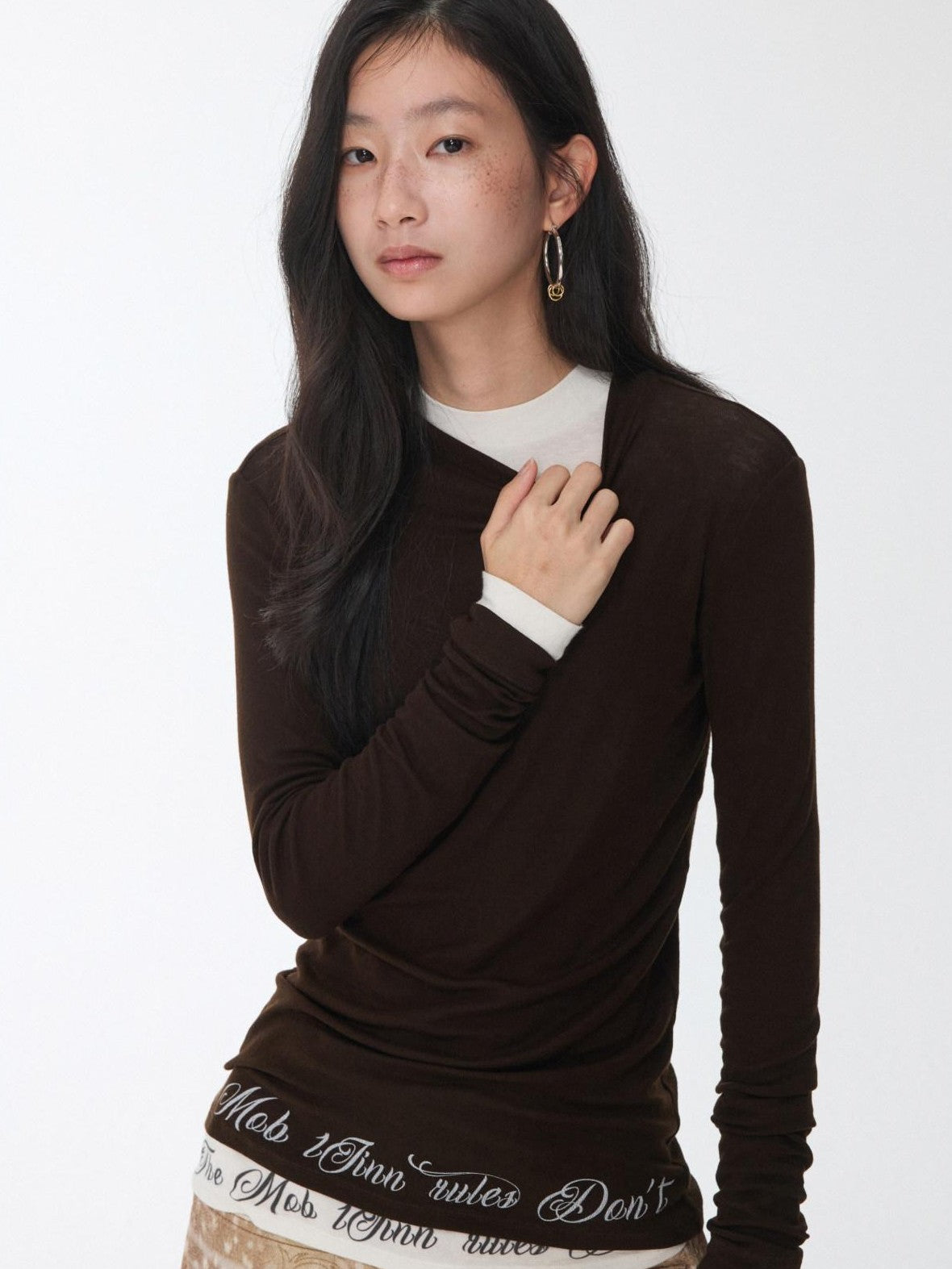 1JINN STUDIO Solid Crew Neck Sheer Hem Letter Print Women&
