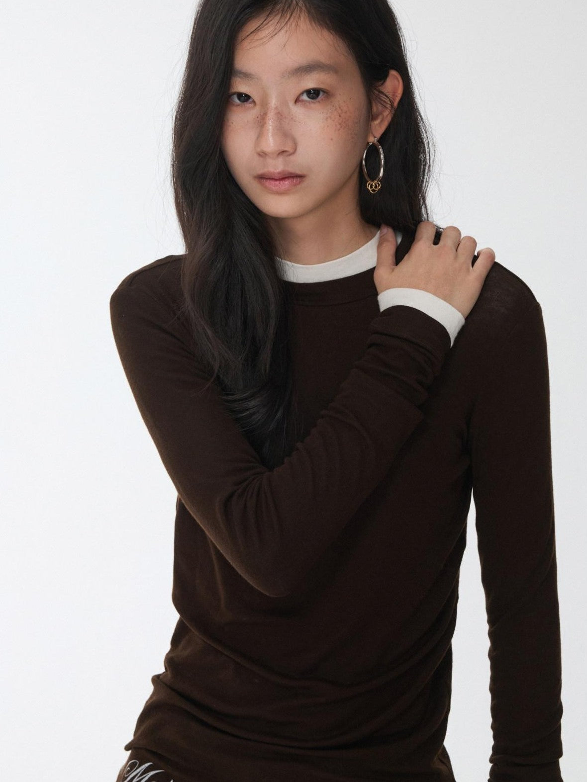 1JINN STUDIO Solid Crew Neck Sheer Hem Letter Print Women&