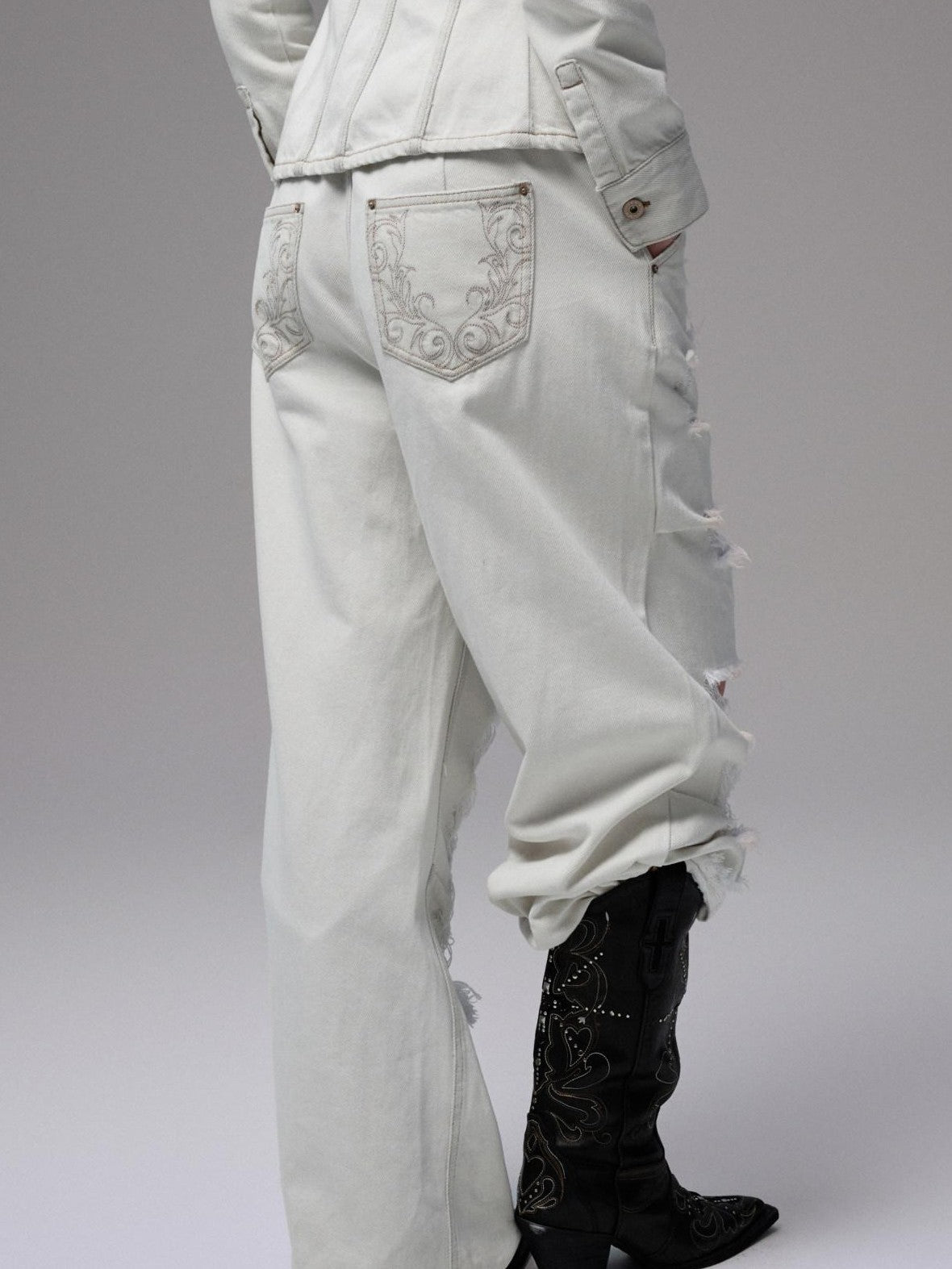 1JINN STUDIO Washed White Ripped Embroidered Low Waist Women&
