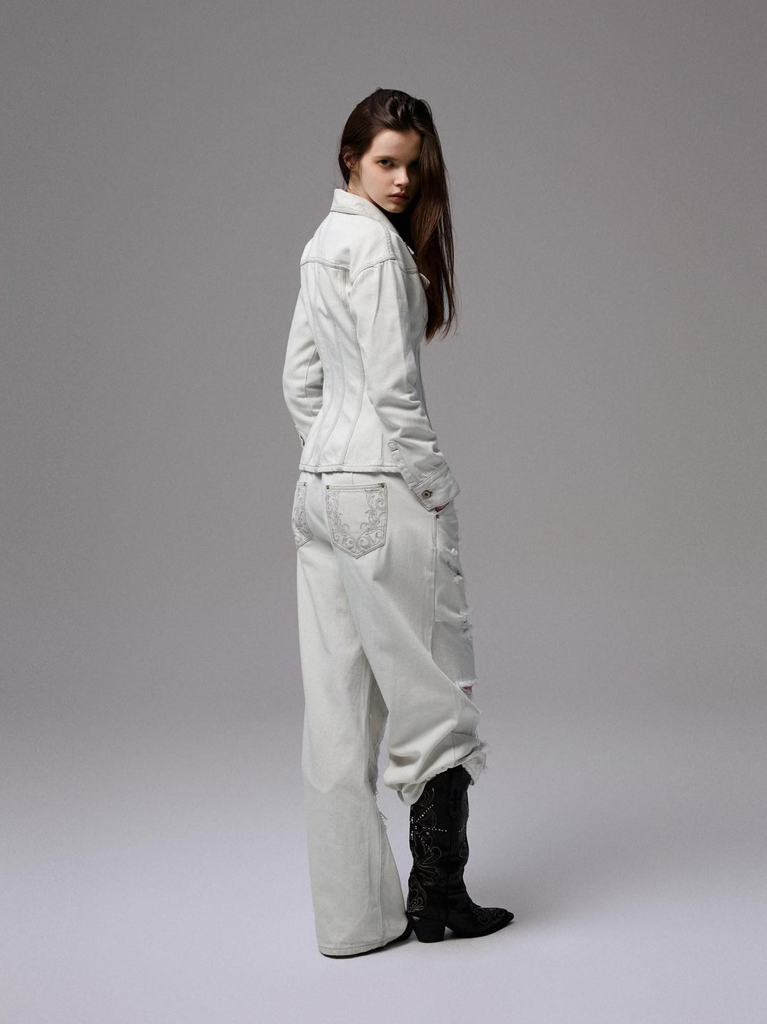 1JINN STUDIO Washed White Ripped Embroidered Low Waist Women&