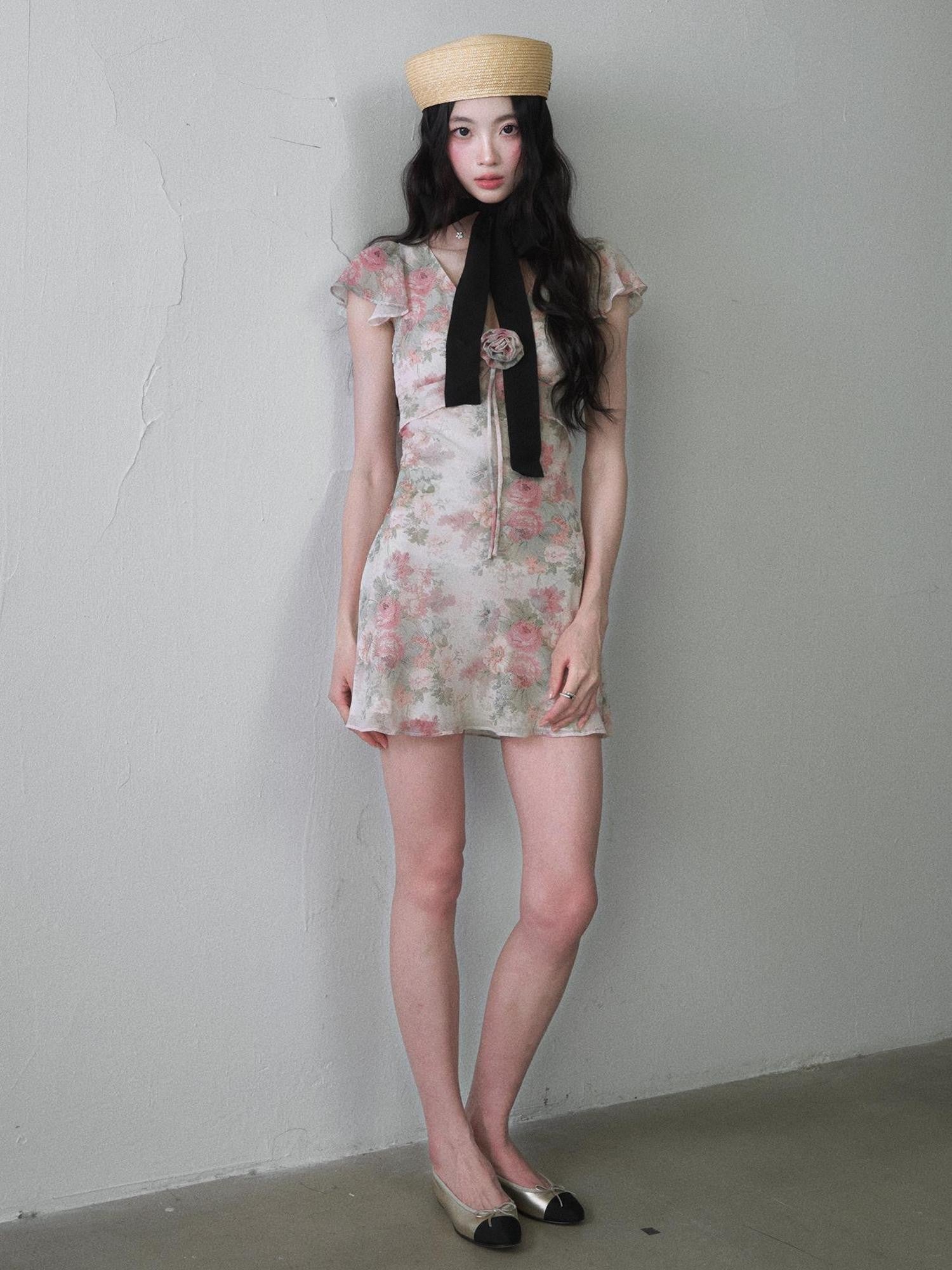 1P STUDIO 3d Floral Print V-neck Flutter Sleeve Women&