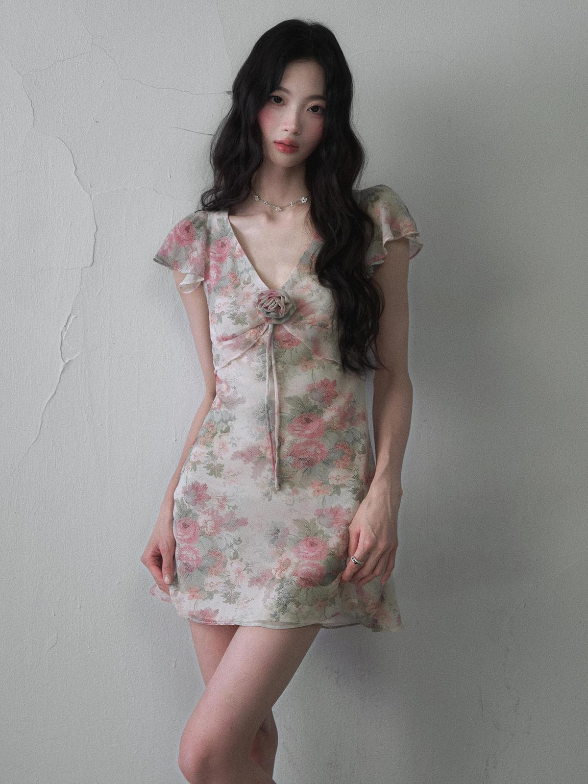 1P STUDIO 3d Floral Print V-neck Flutter Sleeve Women&
