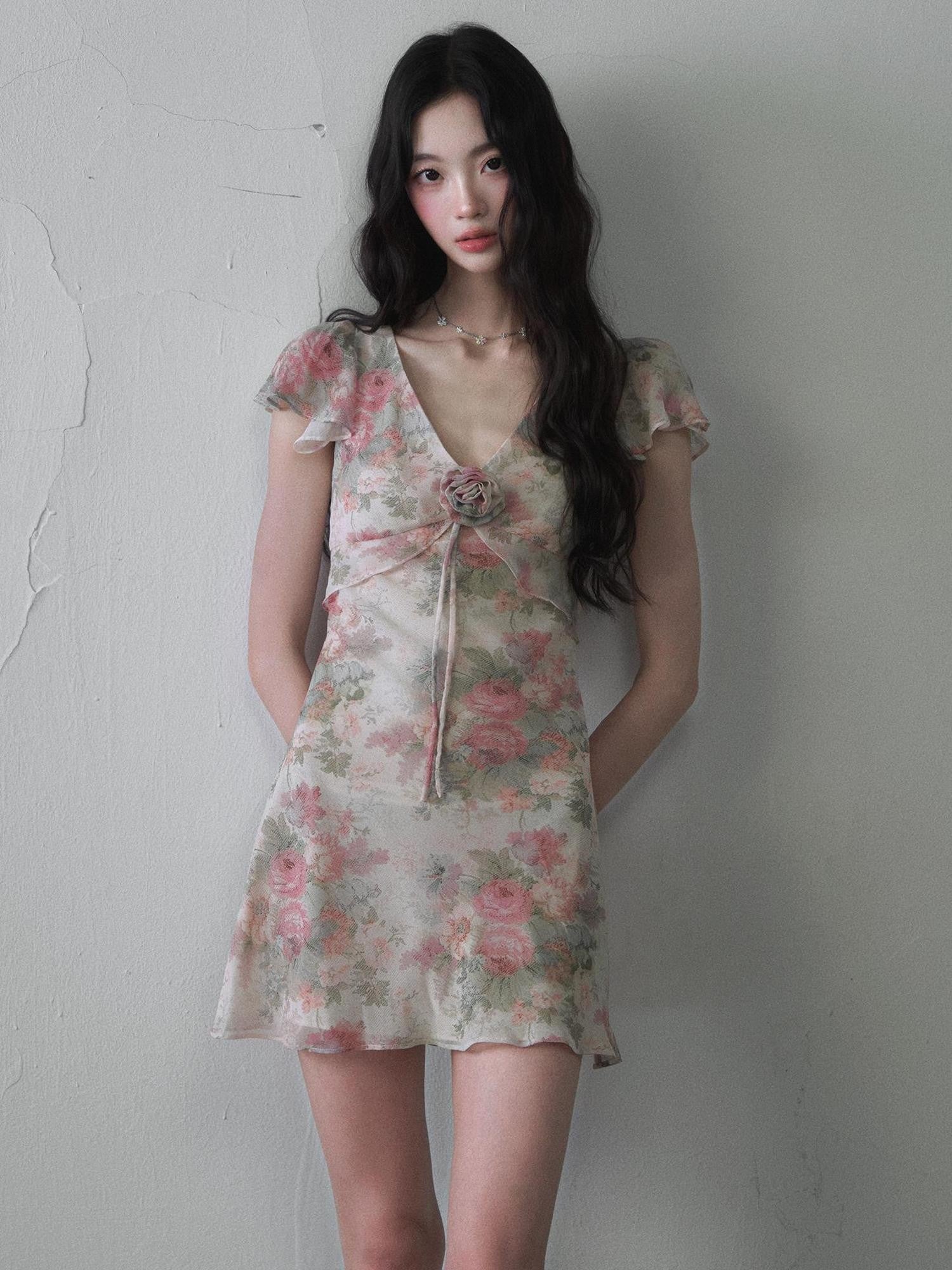 1P STUDIO 3d Floral Print V-neck Flutter Sleeve Women&