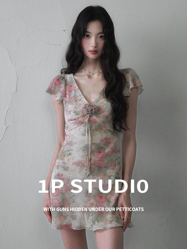 1P STUDIO 3d Floral Print V-neck Flutter Sleeve Women&