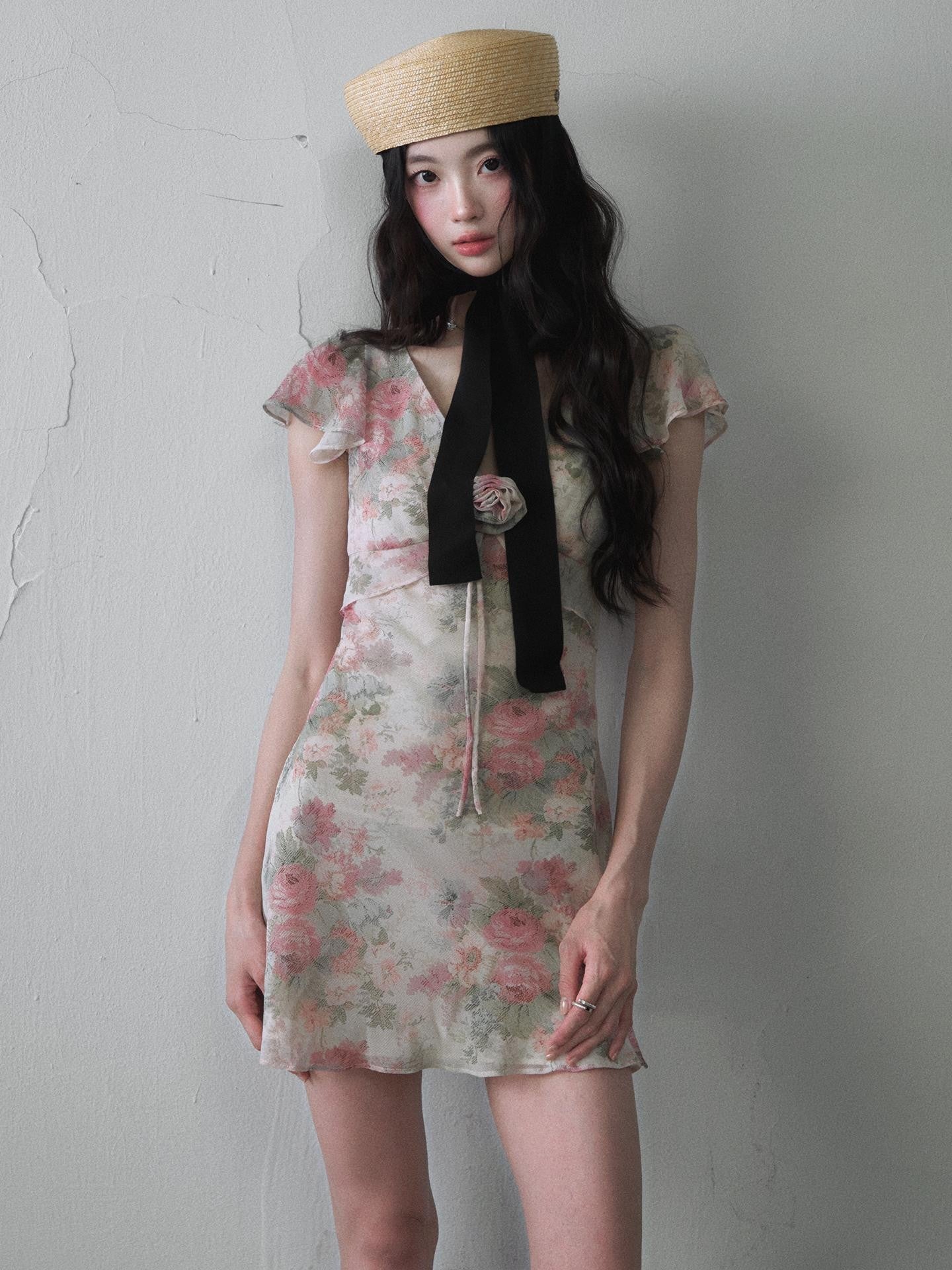 1P STUDIO 3d Floral Print V-neck Flutter Sleeve Women&