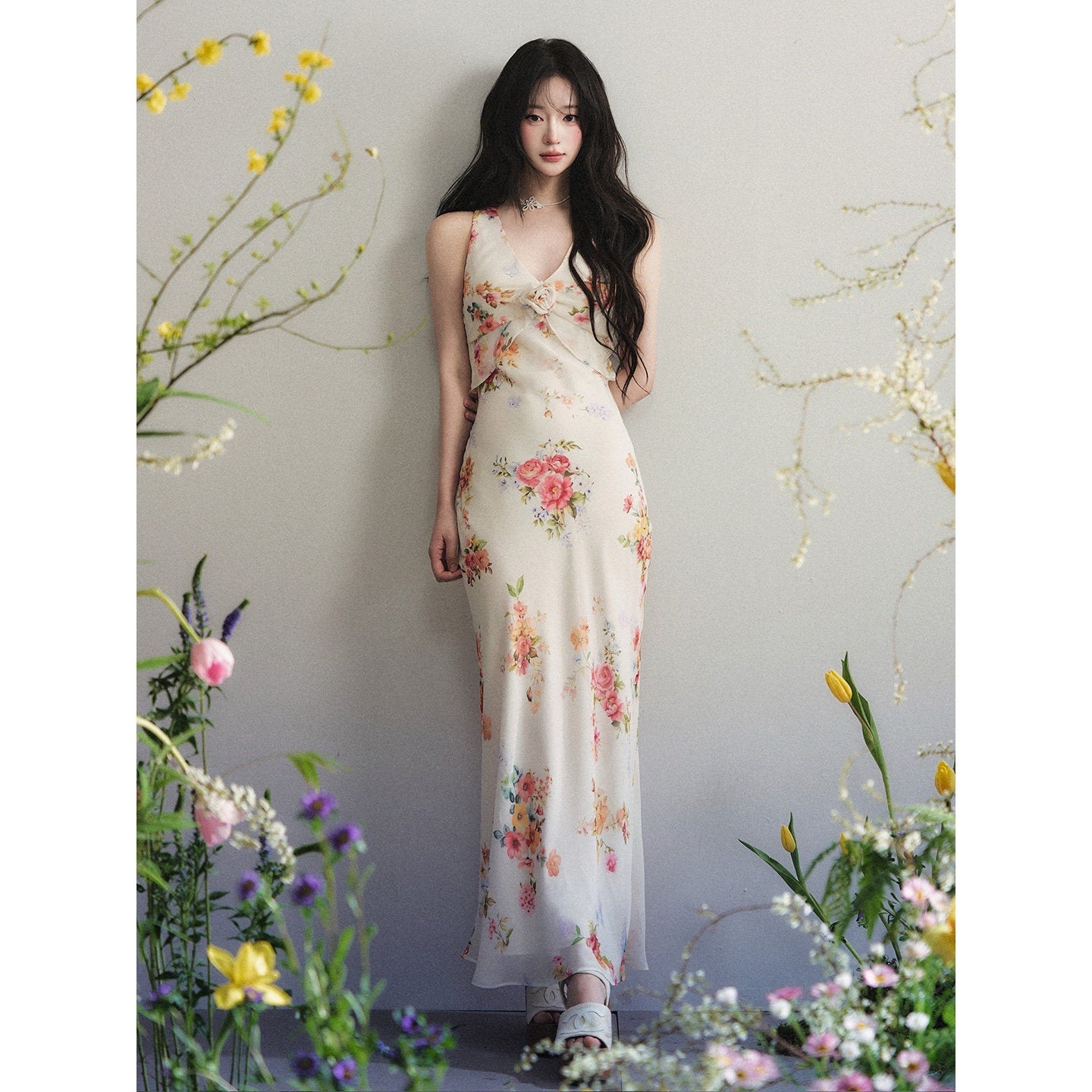 1P_STUDIO_Apricot_3d_Floral_V-neck_Sleeveless_Cinch_Waist_Women&