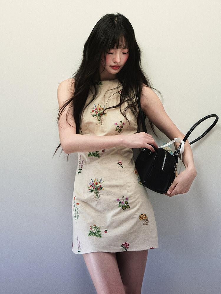 1P STUDIO Beige Floral Embroidered Cutout Back Women&