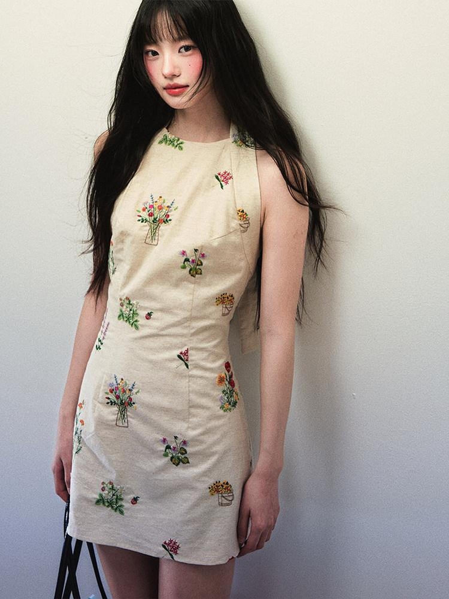 1P STUDIO Beige Floral Embroidered Cutout Back Women&