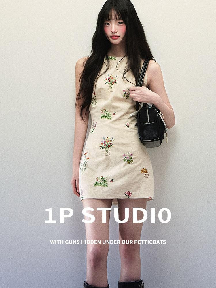 1P STUDIO Beige Floral Embroidered Cutout Back Women&