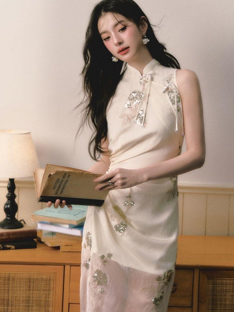 1P STUDIO Beige Sequin Embroidered Stand Collar Women&
