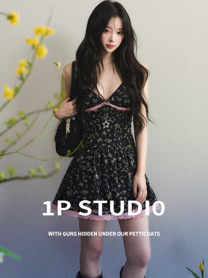 1P STUDIO Black Floral Pink Lace Trim V-neck Women&