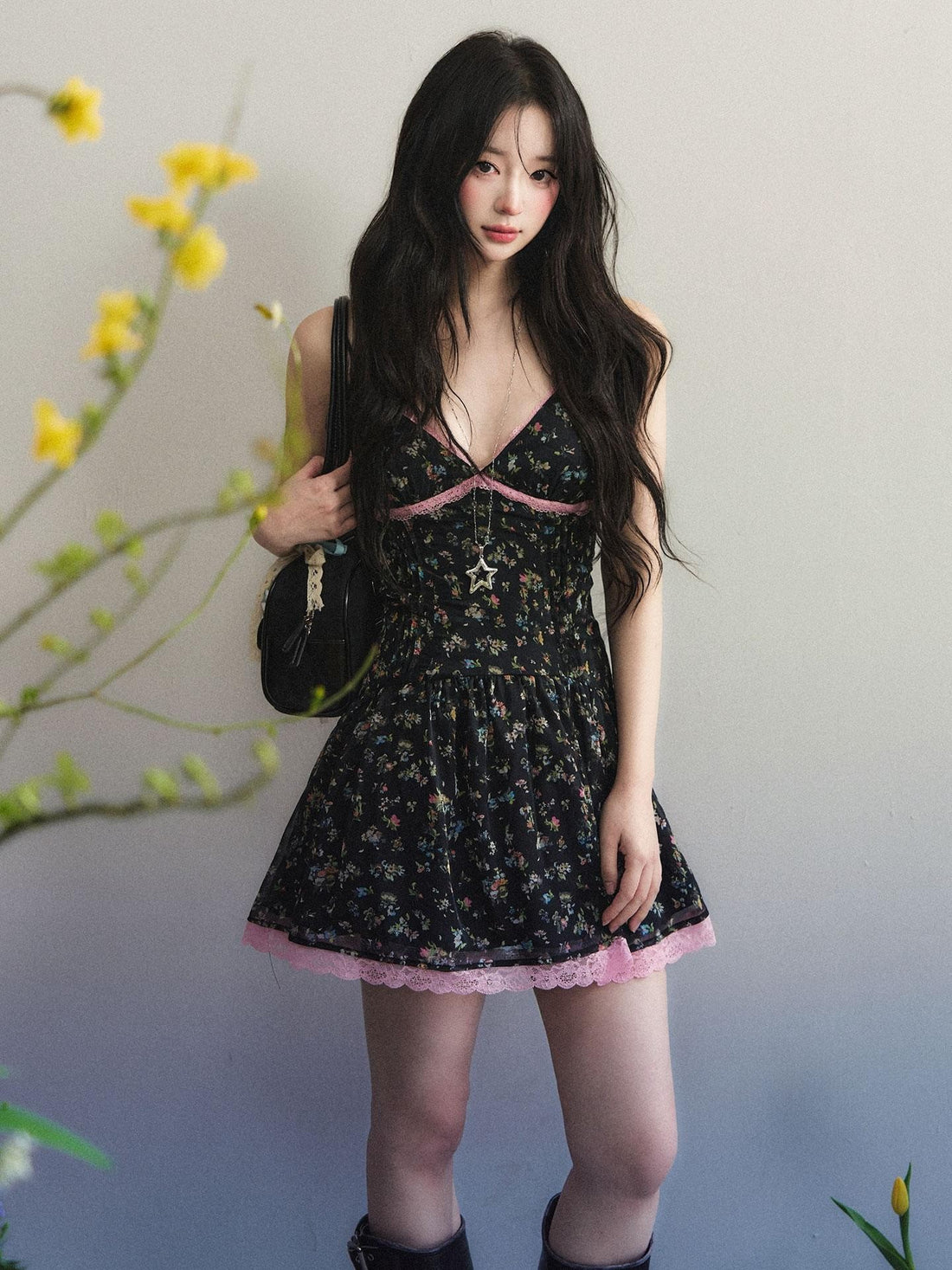 1P STUDIO Black Floral Pink Lace Trim V-neck Women&