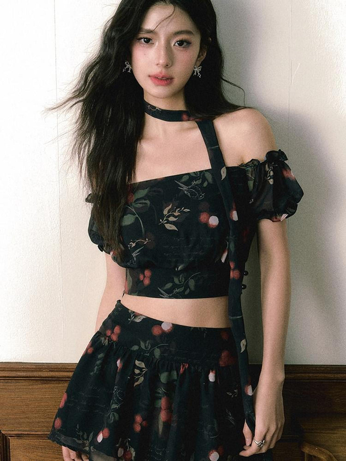 1P STUDIO Black Red Lychee Floral Off Shoulder Women&