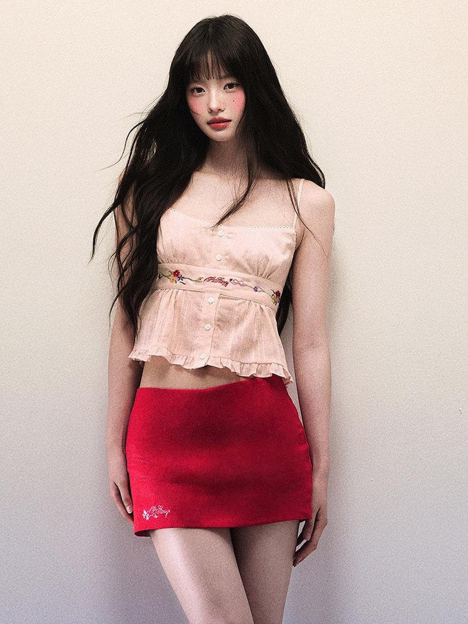 1P STUDIO Cropped Embroidered Ruffle Short Slim Fit Women&