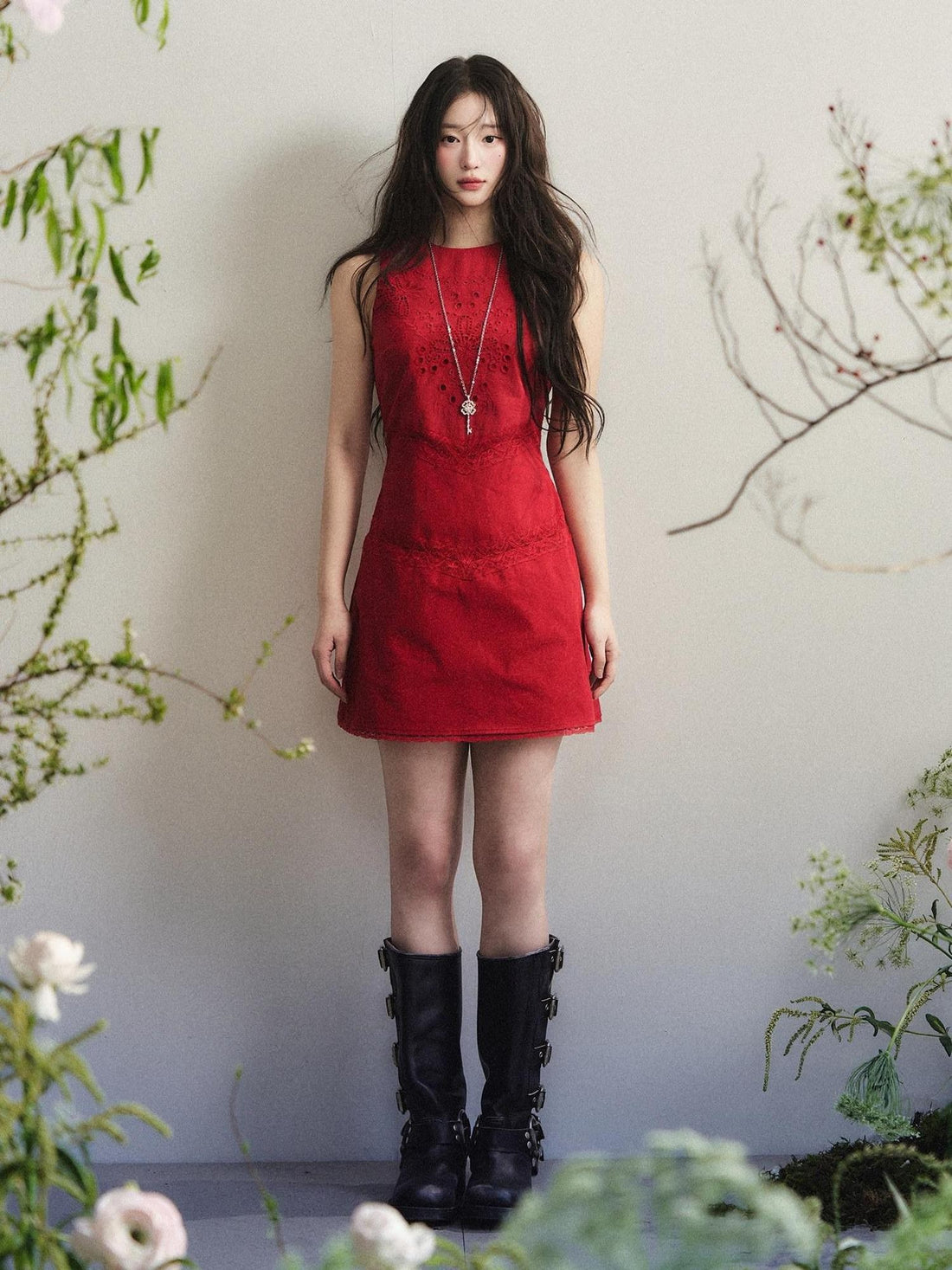 1P STUDIO Cutout Embroidered Lace Slim Fit Sleeveless Women&