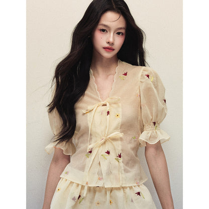 1P_STUDIO_Embroidered_Floral_V-neck_Puff_Sleeve_Women&