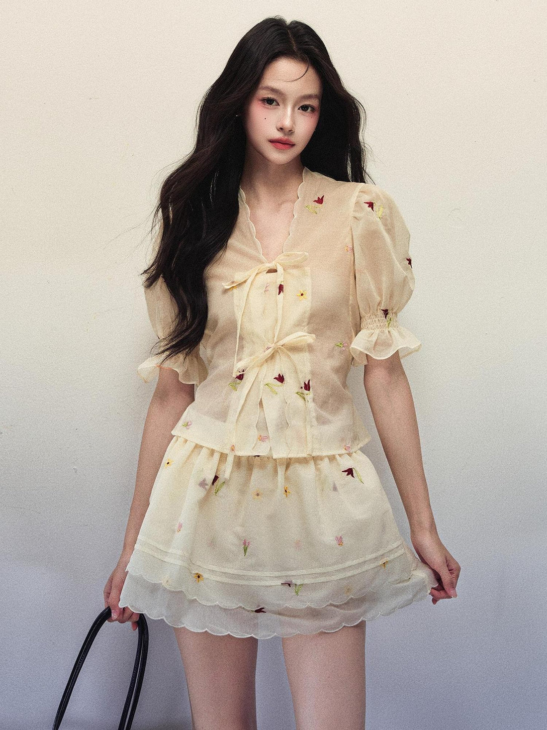 1P STUDIO Embroidered Floral V-neck Puff Sleeve Women&