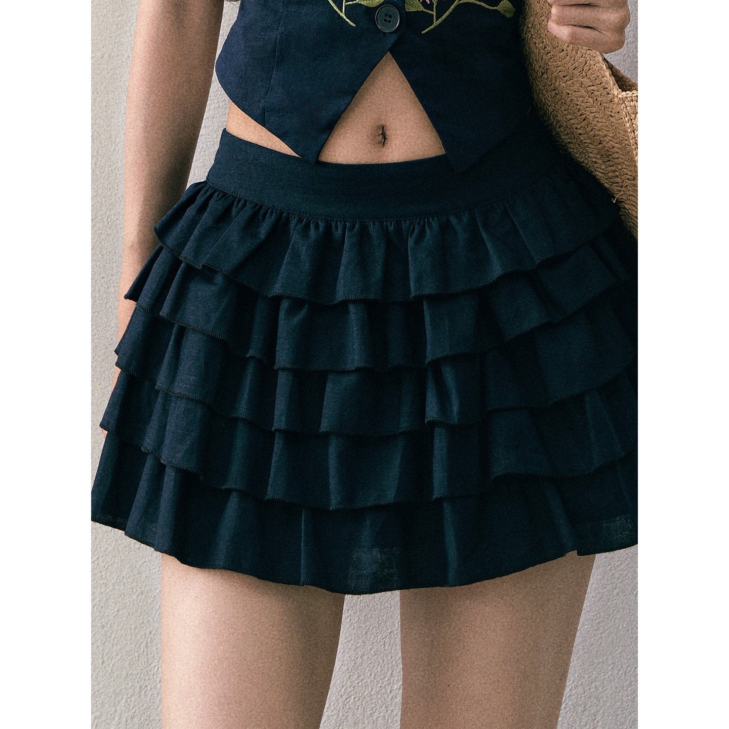 1P_STUDIO_Floral_Embroidered_V-neck_Vest_Low_Waist_Skirt_Women&