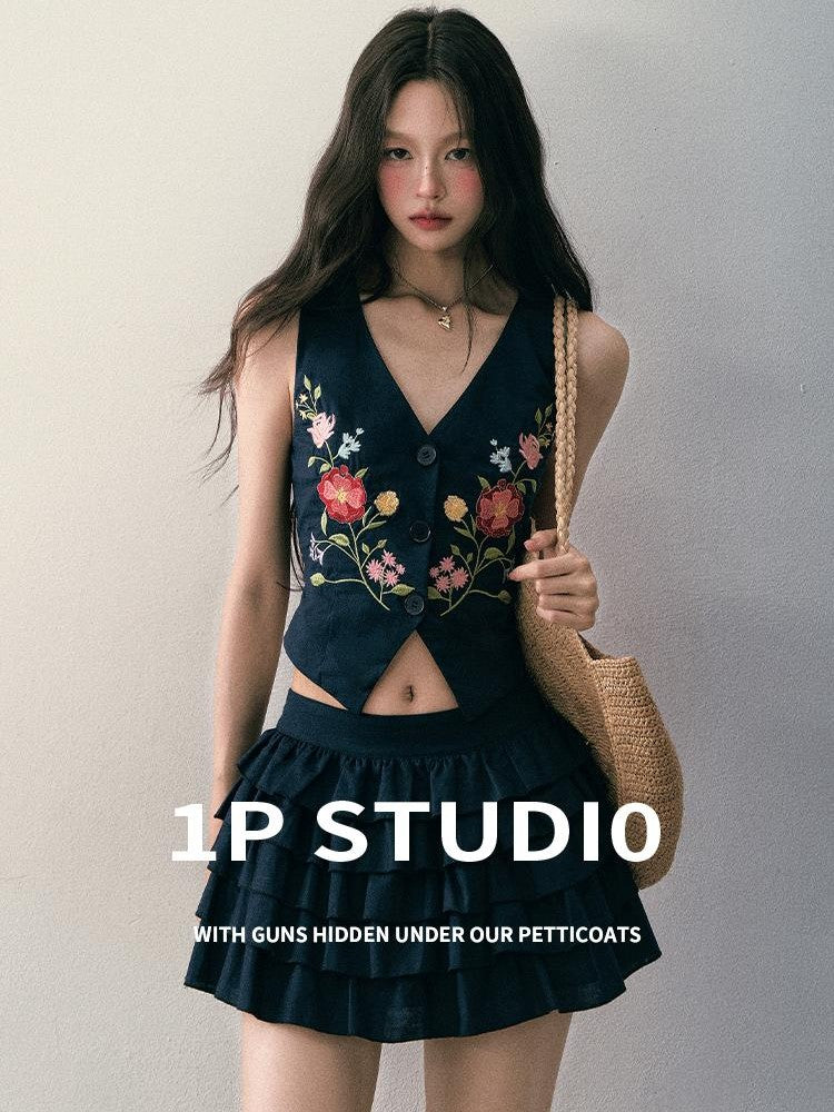 1P STUDIO Floral Embroidered V-neck Vest Low Waist Skirt Women&