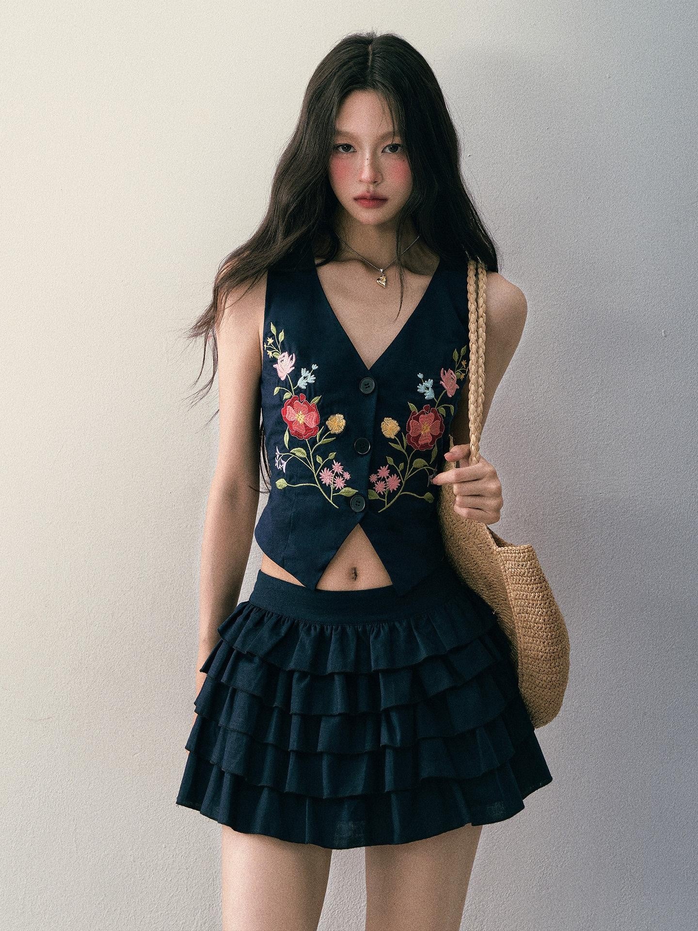 1P STUDIO Floral Embroidered V-neck Vest Low Waist Skirt Women&