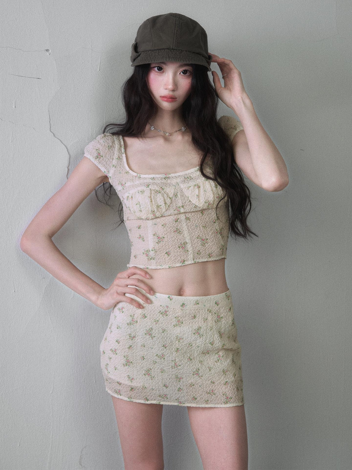 1P STUDIO Floral Square Neck Cropped Fitted High Waist Women&
