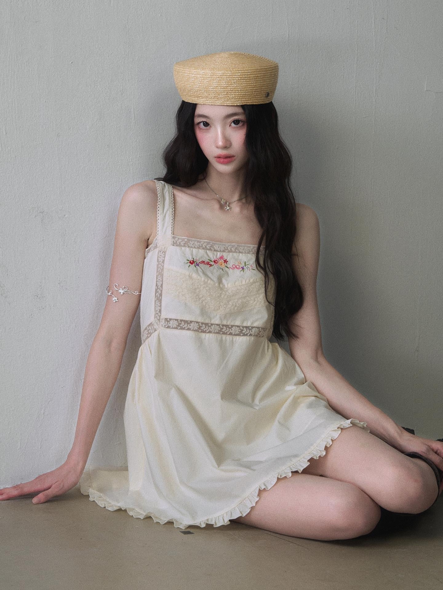 1P STUDIO French Floral Embroidered Lace Trim Square Neck Women&