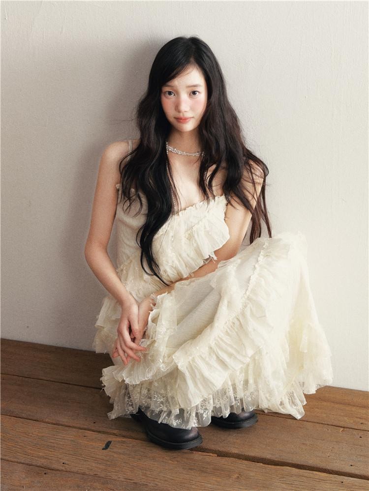 1P STUDIO Ivory Lace Ruffle V-neck Pleated Slim Fit Women&
