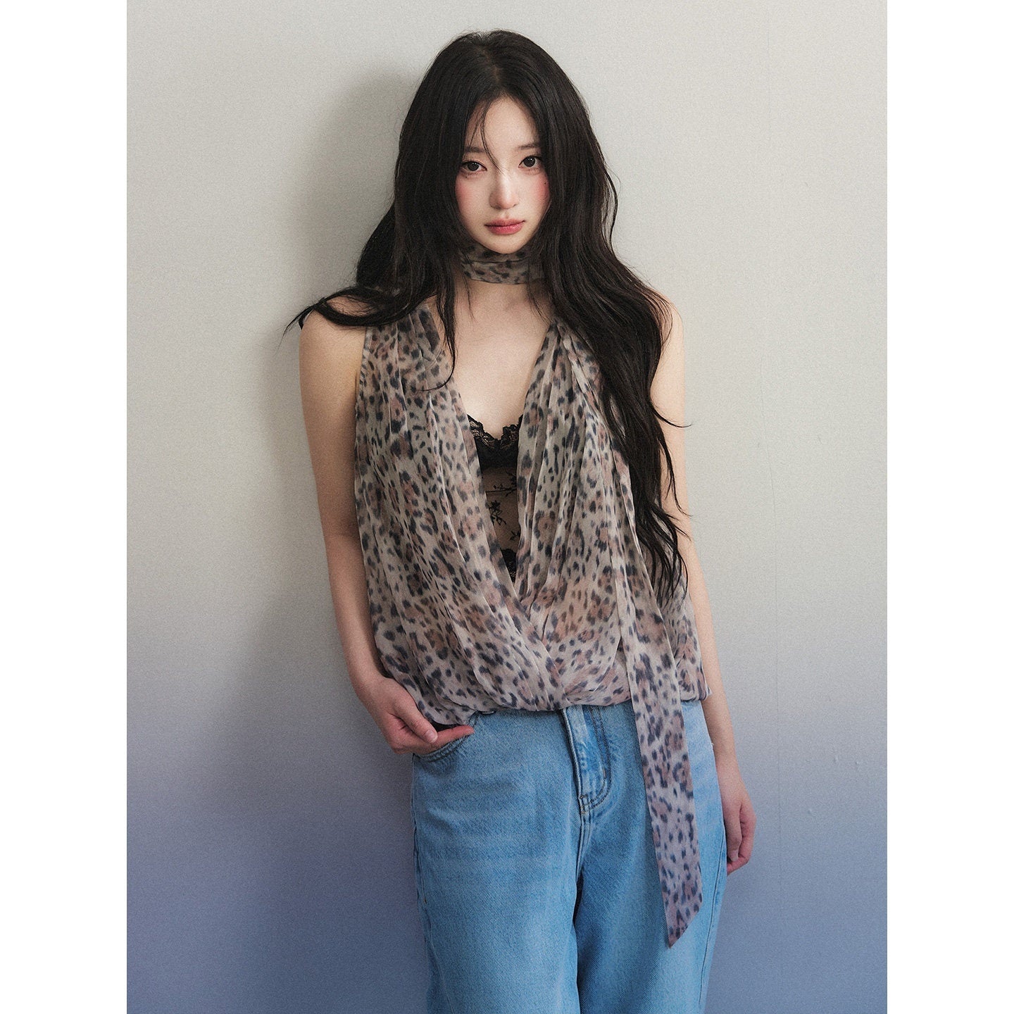 1P_STUDIO_Leopard_Print_V-neck_Cropped_Wide_Fit_Women&