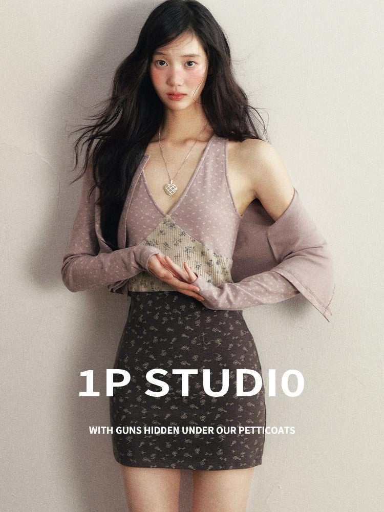 1P STUDIO Light Purple Contrast Floral V-neck Women&