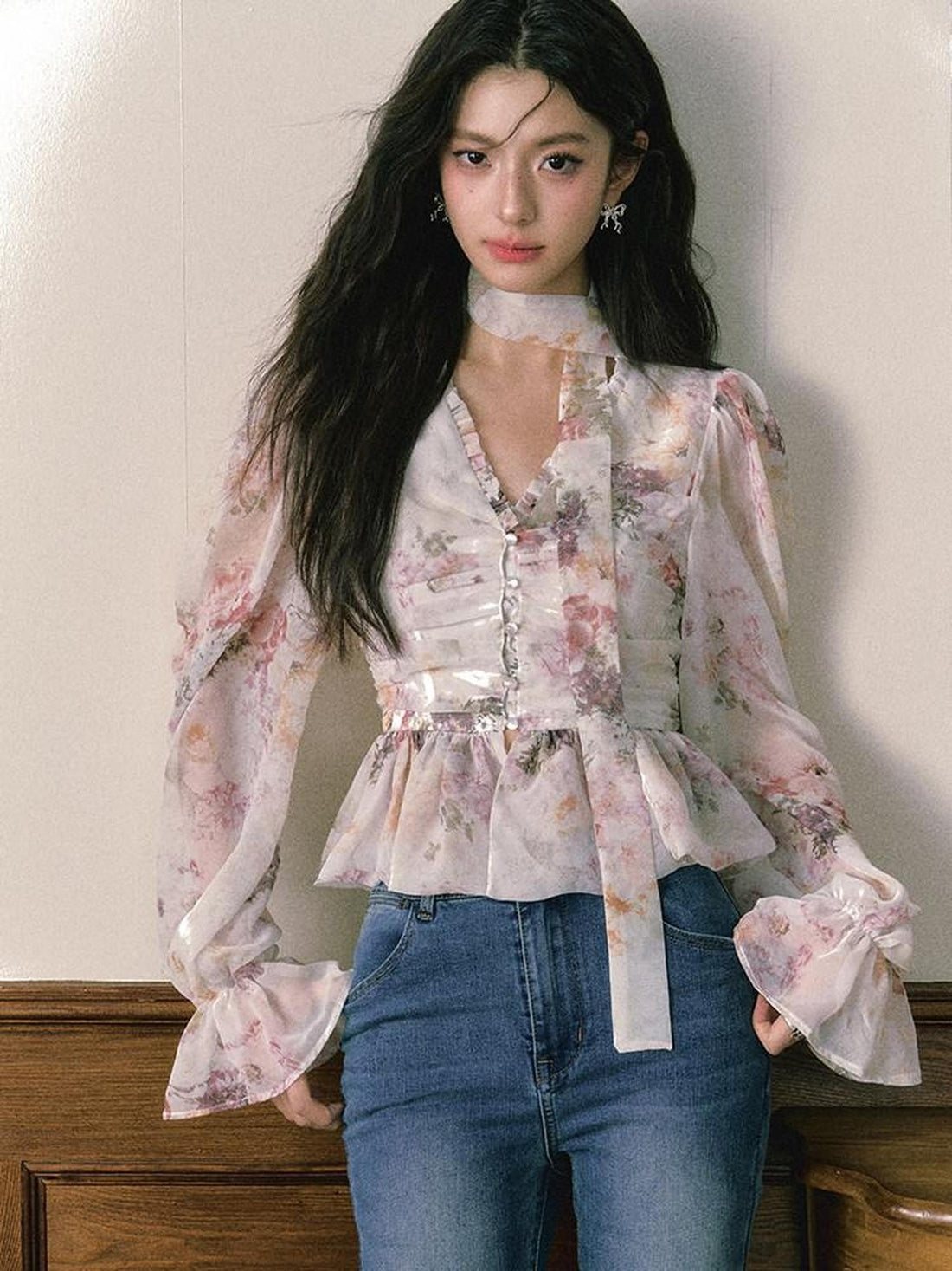 1P STUDIO Ombre Floral Bow Tie Cutout V-neck Lantern Sleeve Women&