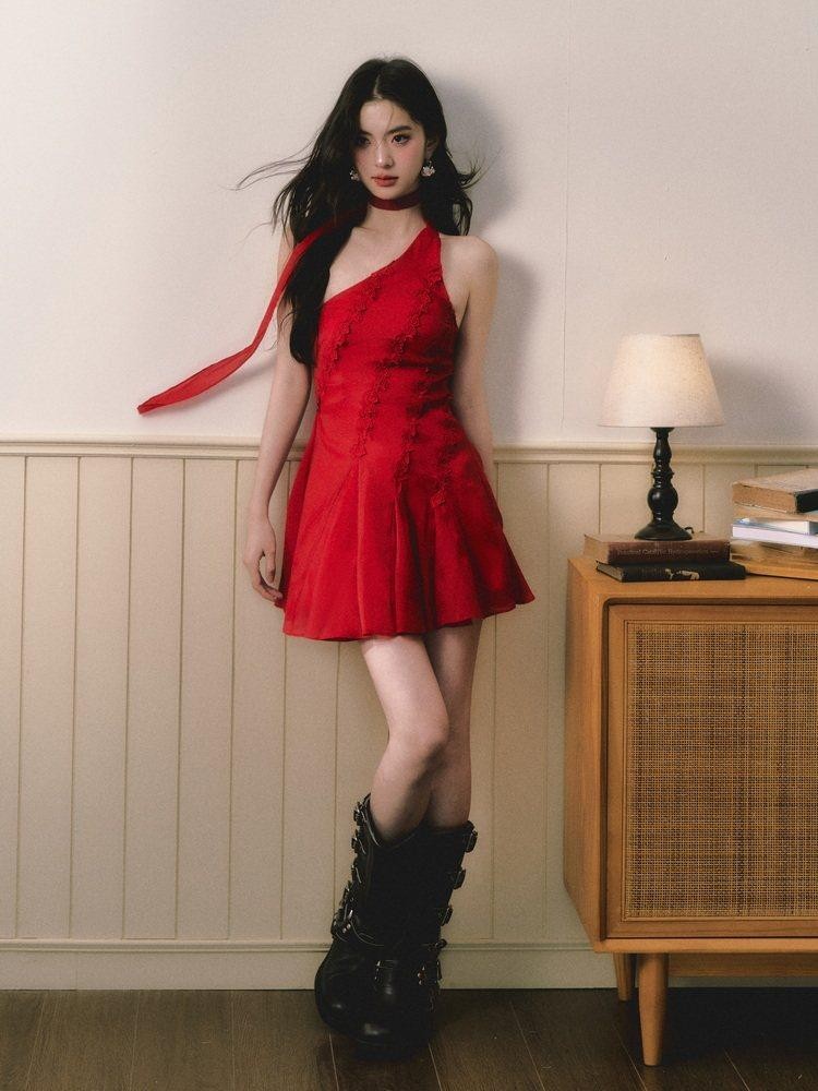 1P STUDIO Red Rose Asymmetrical One Shoulder Waist Cinched Women&