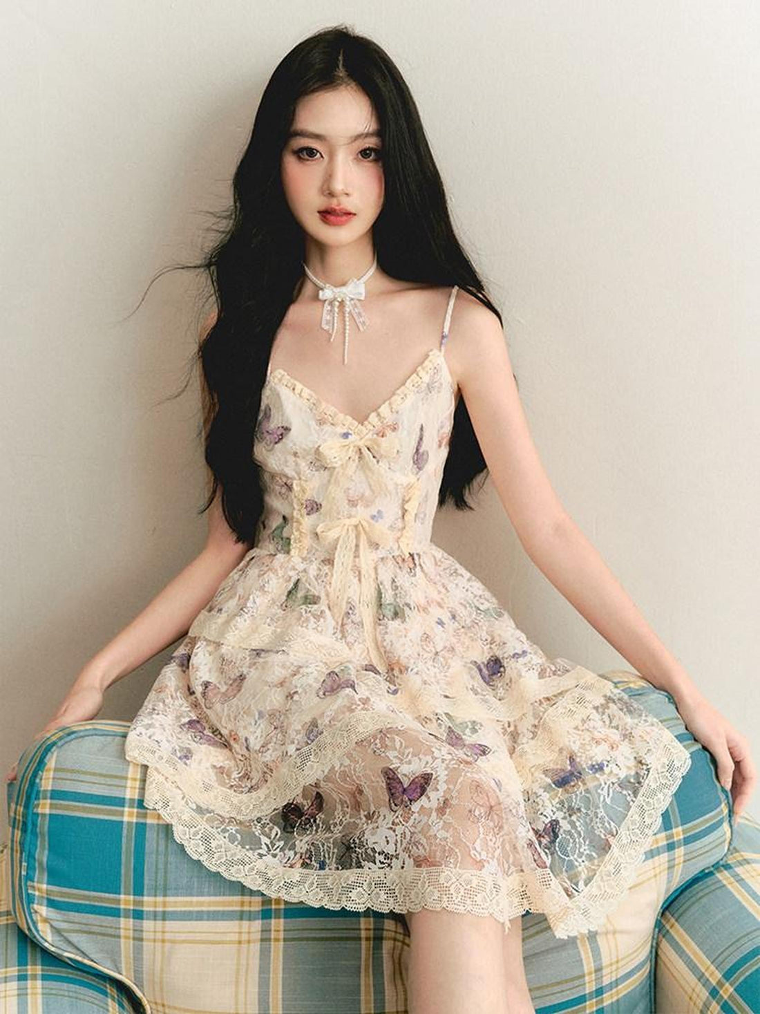 1P STUDIO Vintage Butterfly Lace Fitted Asymmetrical V-neck Women&