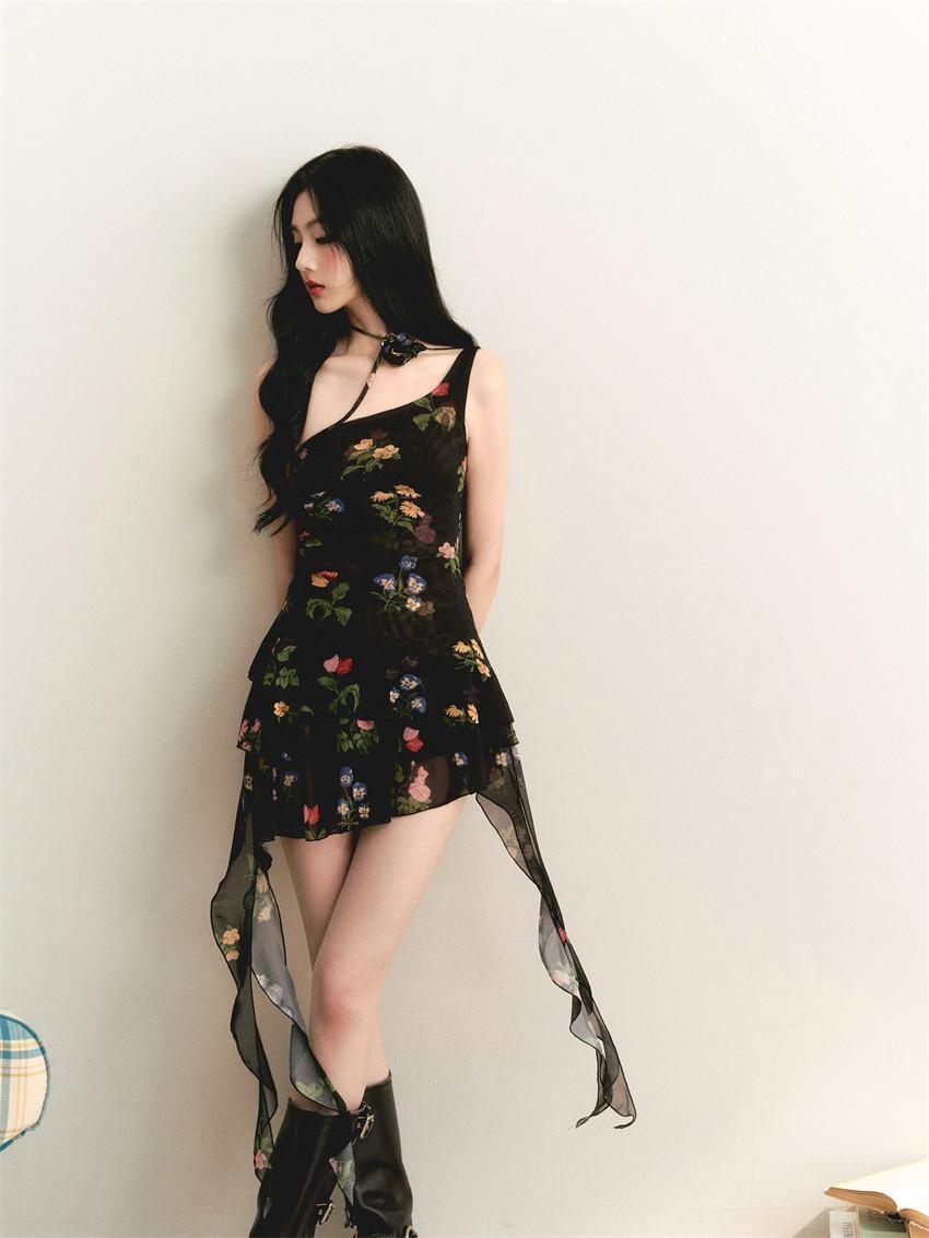 1P STUDIO Vintage Rose Print Asymmetric Shoulder Ruched Waist Women&