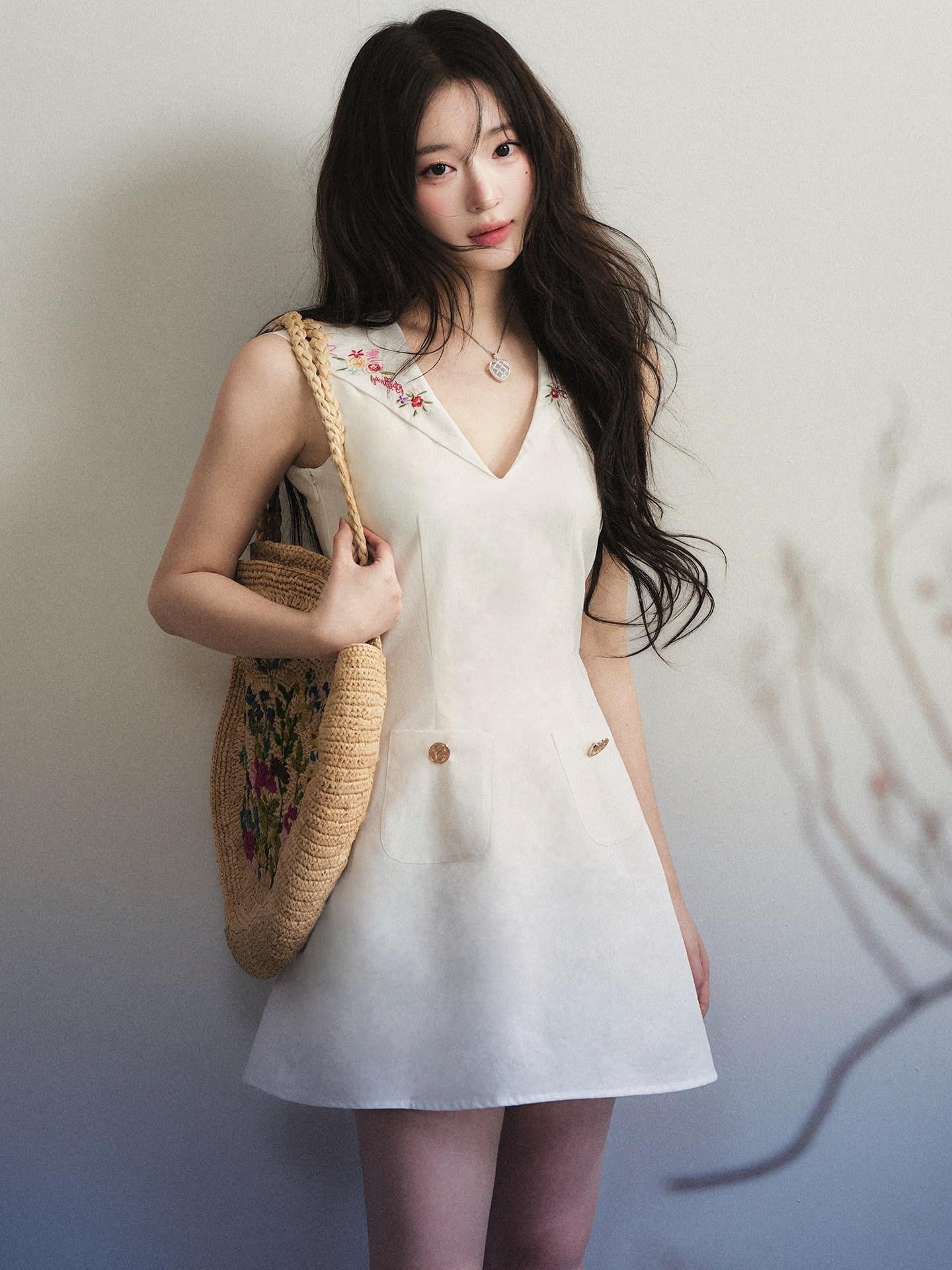 1P STUDIO White Embroidered Navy V-neck Tie Waist Women&