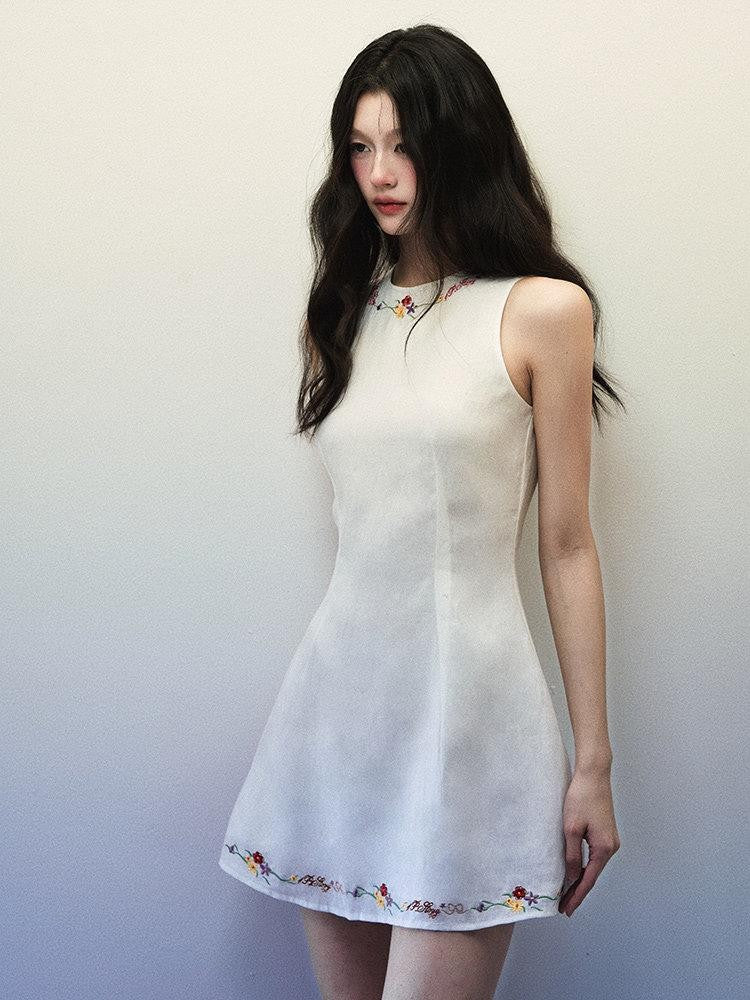 1P STUDIO White Embroidered Shoulder Cutout Cinched Waist Women&
