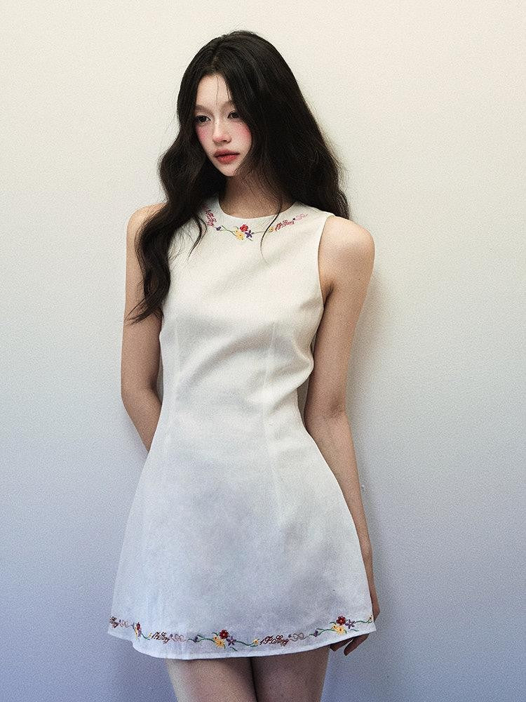 1P STUDIO White Embroidered Shoulder Cutout Cinched Waist Women&