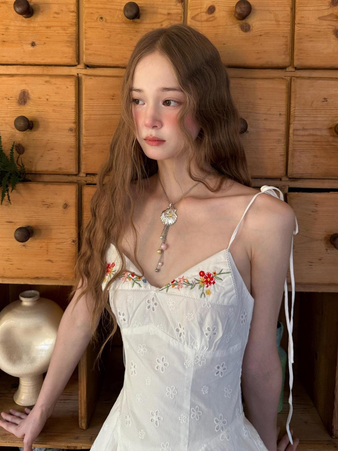 1P STUDIO White Floral Cutout Embroidered V-neck Strappy Women&