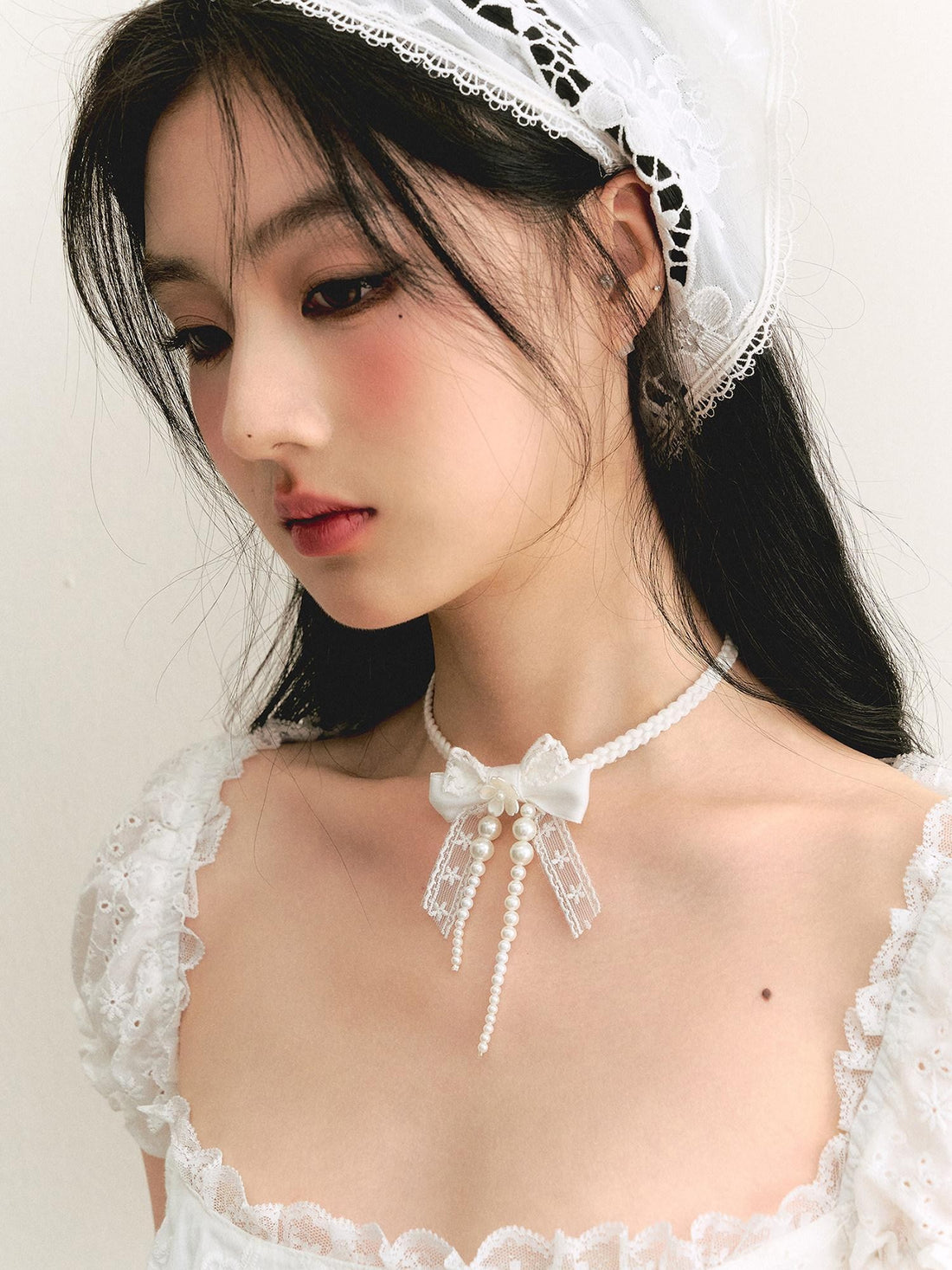 1P STUDIO White Lace Bowknot Pearl Tie Necklace Women&