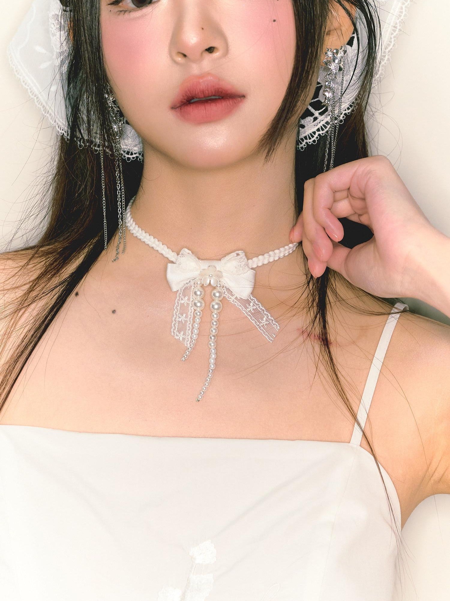 1P STUDIO White Lace Bowknot Pearl Tie Necklace Women&